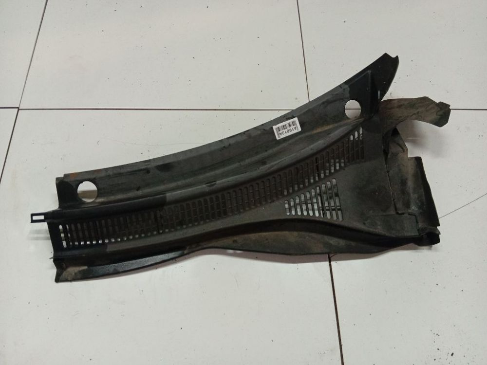 7234162J0L Suzuki Swift 2006 Wiper Muolding - FRONT