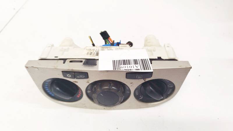 466119570 Opel Corsa 2007 Climate Control Panel (heater control switches)
