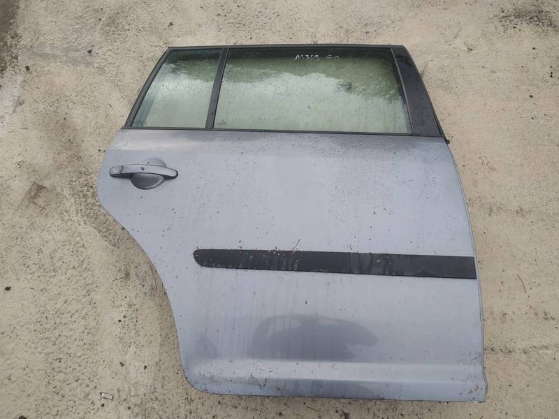 PILKOS Volkswagen Touran 2004 Takaovi - TAKANA OIKEALLA