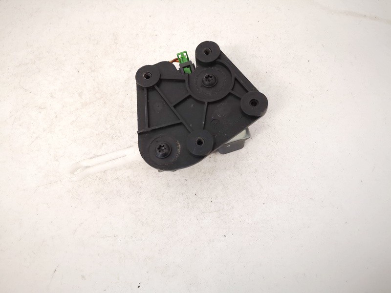 8E9827833 Audi A6 2001 Fuel Flap Motor - Thumbnail 3