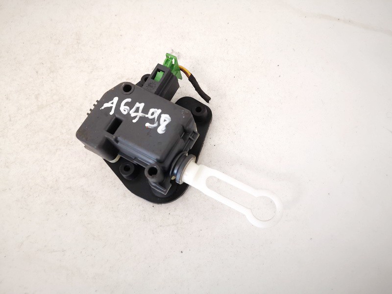 8E9827833 Audi A6 2001 Fuel Flap Motor - Thumbnail 2