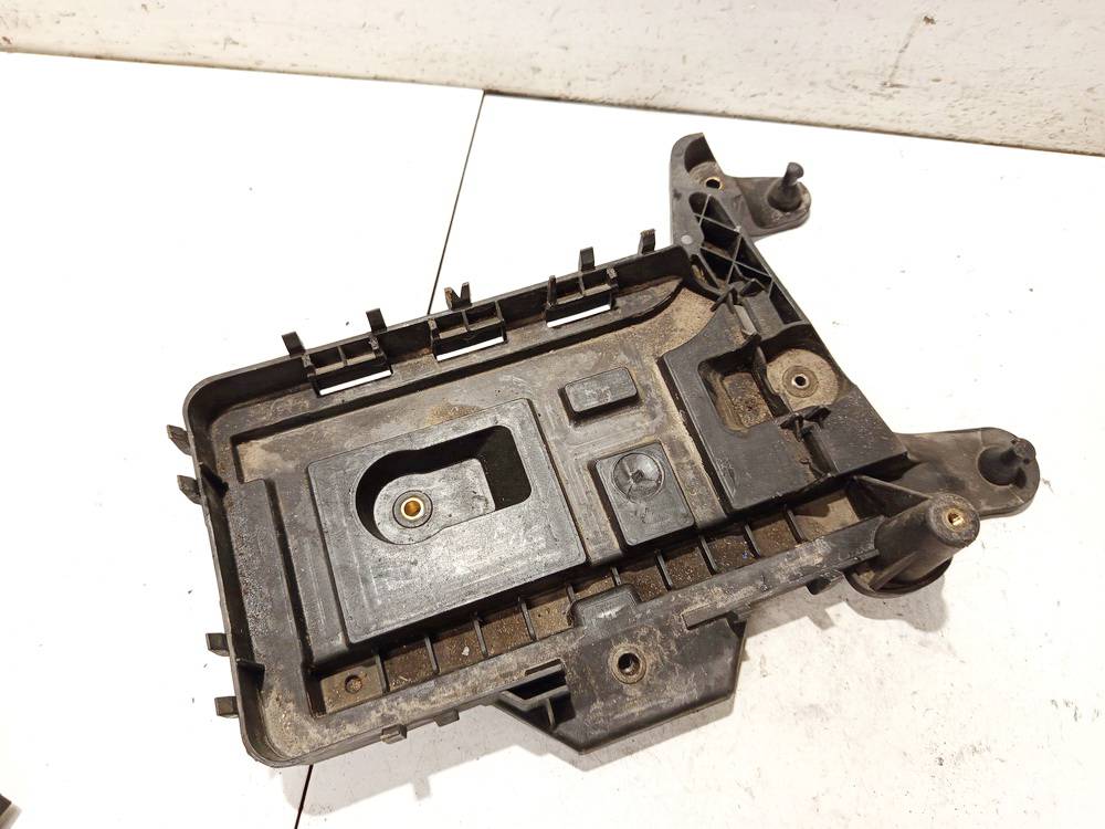 1K0915333C Volkswagen Golf Plus 2005 Obudowa baterii - akumulatora