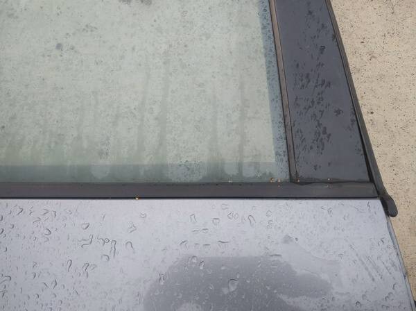 Volkswagen Touran 2004 Oven lasin tiivistelista  - TAKANA OIKEALLA - Thumbnail 2