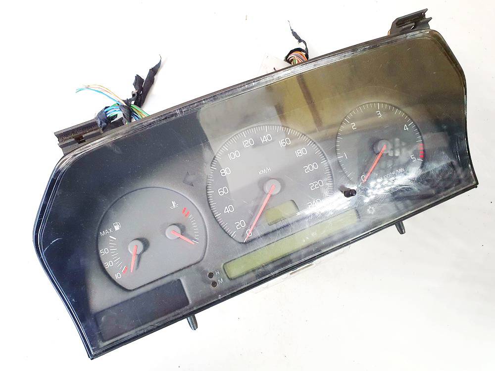 9168144 Volvo V70 2000 Speedometers - Cockpit - Speedo Clocks Instrument