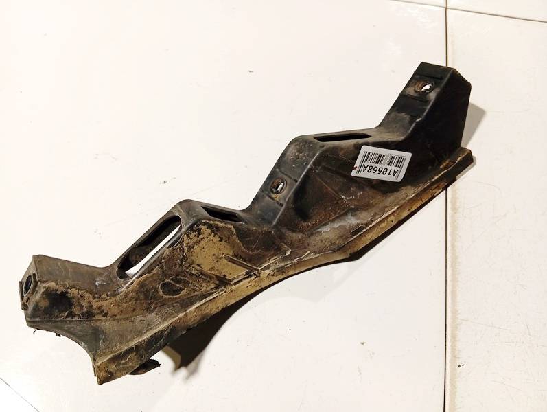 3C0807890 Volkswagen Passat 2007 Etuvalon kiinnike - EDESSÄ OIKEALLA