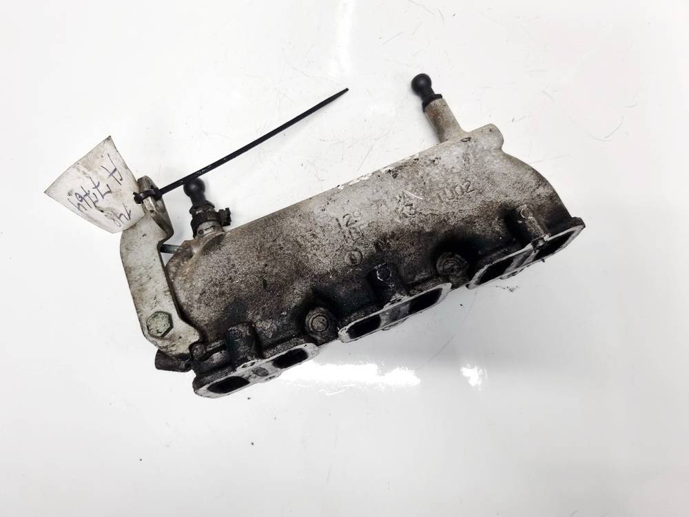 059129714A Skoda Superb 2004 Isiurbimo kolektorius