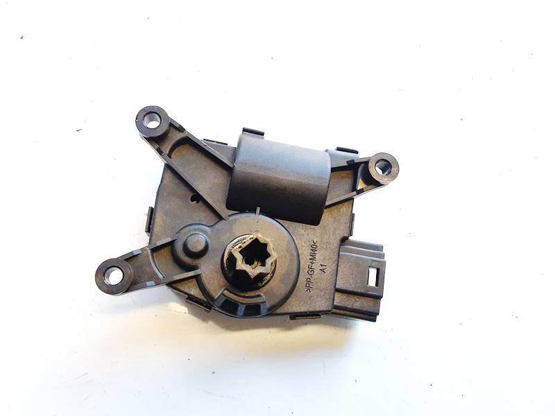 150062700A Tesla Model Y 2023 Stellmotor Heizungsstellmotor Gebläse - Thumbnail 3