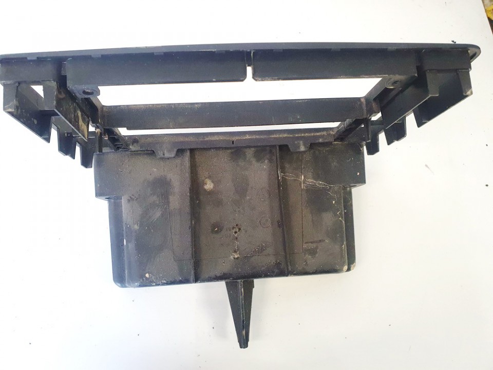 3B0858069K Volkswagen Passat 2002 Automagnetolos valdymo konsole - Thumbnail 3