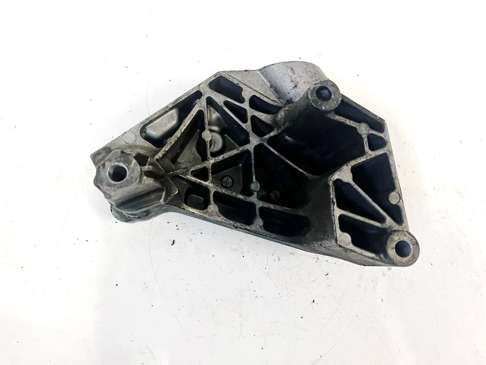 038199207AA Chrysler Voyager 1999 Moottorin kiinnike - Thumbnail 3