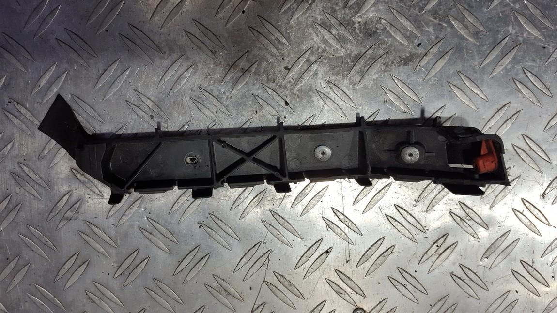 Opel Astra 2008 Bampera turētājs - AIZMUGURE PA LABI