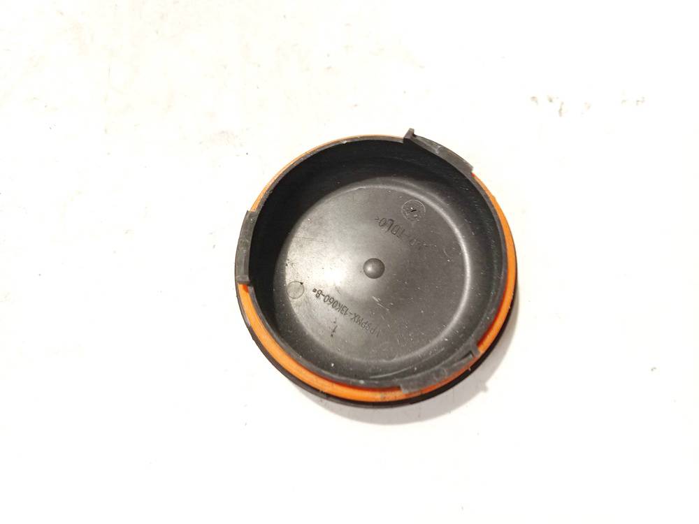 VP9PMX13K060B Ford Focus 2011 Headlight bulb dust cover cap - FRONT - Thumbnail 2