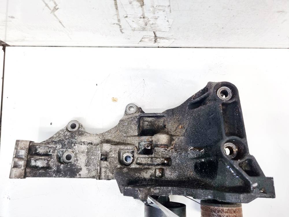 03G903143D Audi A6 2007 Ātrumkārbas kronšteins