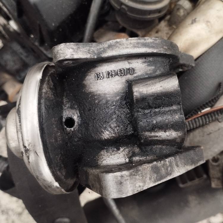 038129637D Volkswagen Golf 2005 EGR Valve Exhaust Gas