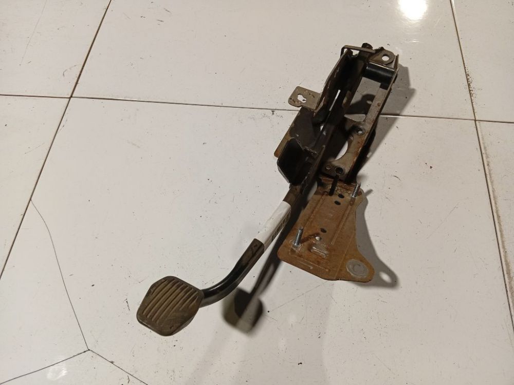 3M512467AH Ford C-MAX 2003 Stabdziu pedalas