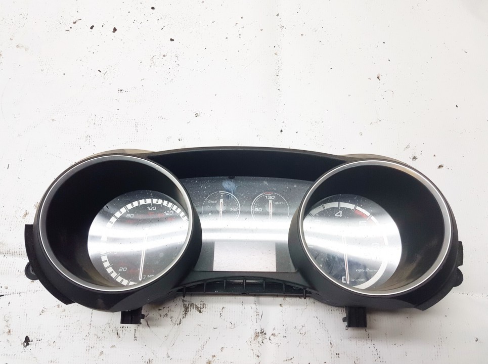 50516479 Alfa-Romeo Giulietta 2010 Prędkościomierz – panel instrumentów