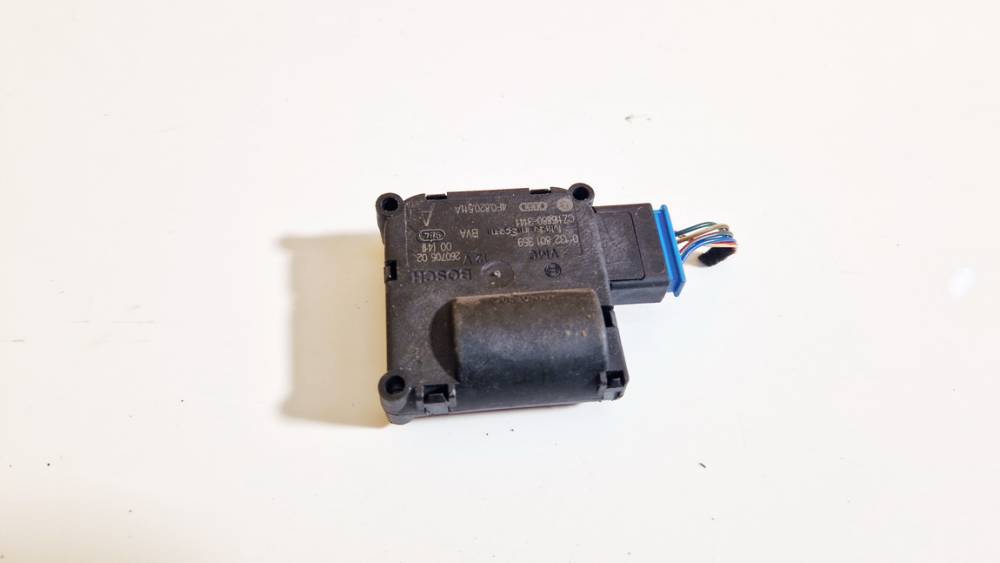 4F0820511A Audi A6 2005 кронштейн моторчика заслонки отопителя