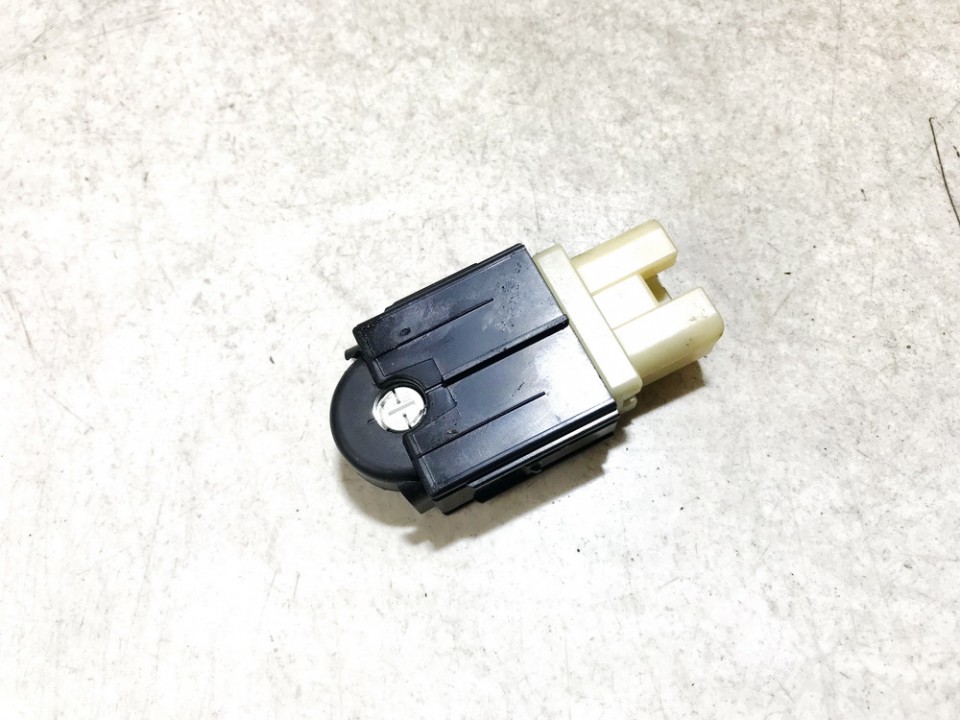 Toyota Yaris 2001 Przycisk regulatora wysokości lampy - Thumbnail 2