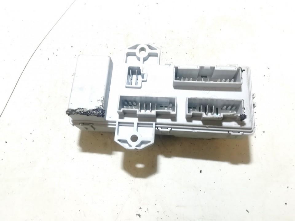 911703e920 911703e920 Fuse box Kia Sorento 2006 2.5L EIS00708420