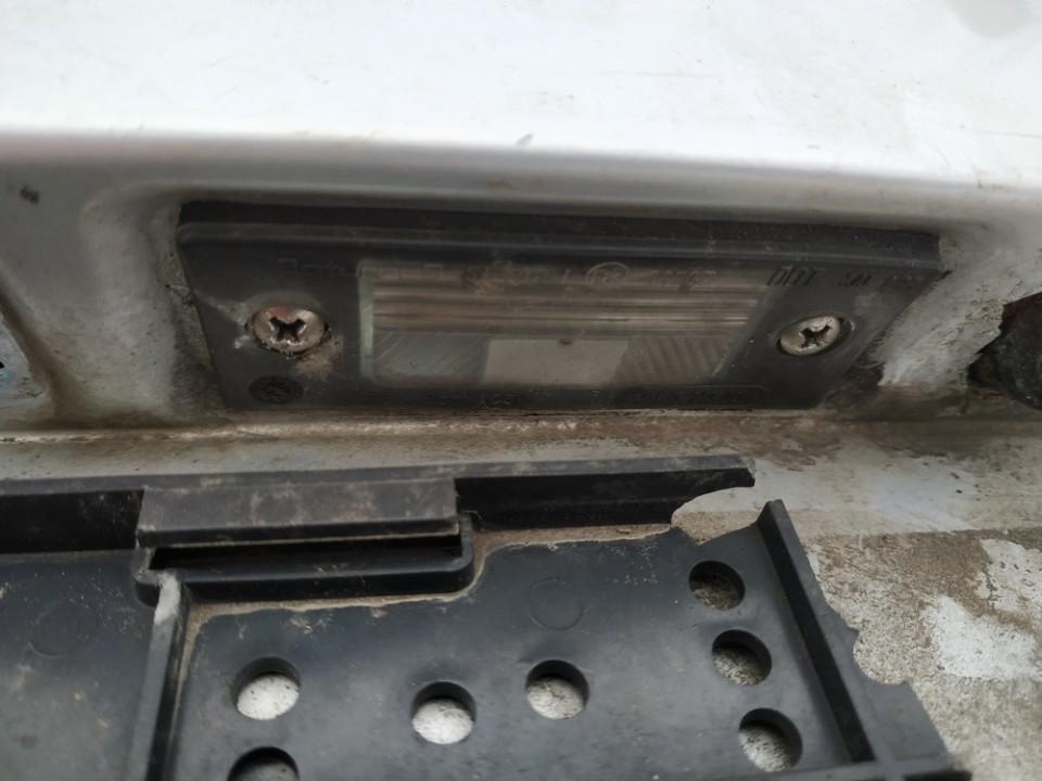 Volkswagen Passat 2003 Arrière Éclairage Plaque Dimmatriculation - Thumbnail 2