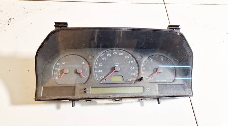 9168138 Volvo V70 1997 Prędkościomierz – panel instrumentów