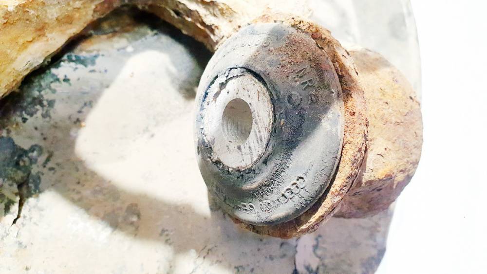 Audi A4 2005 Pyörän napa (laakeri) - TAKANA VASEMMALLA - Thumbnail 4