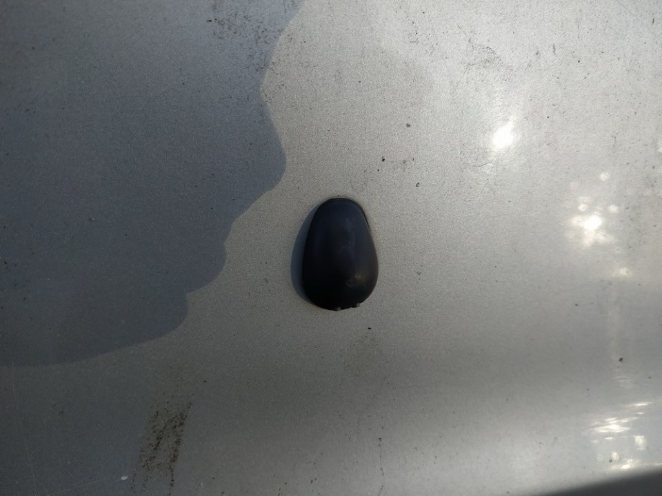 Nissan Almera Tino 2000 Dysza spryskiwacza przedniej szyby