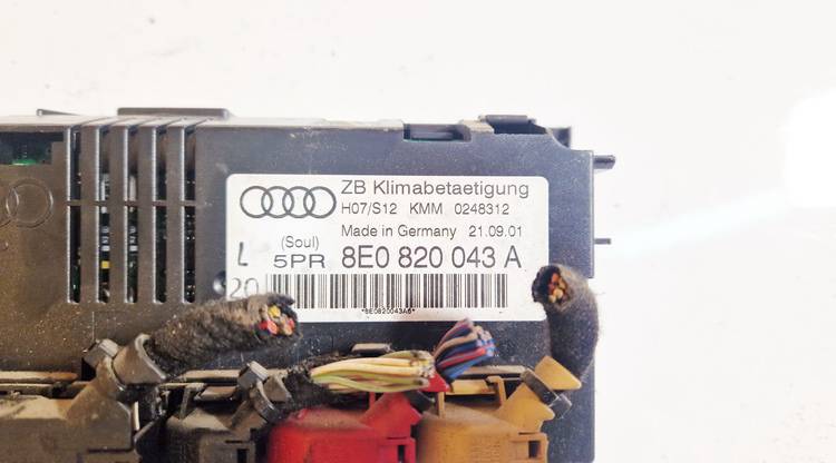 8E0820043A Audi A4 2001 Panel sterowania klimatyzacją (przełączniki ogrzewania) - Thumbnail 3