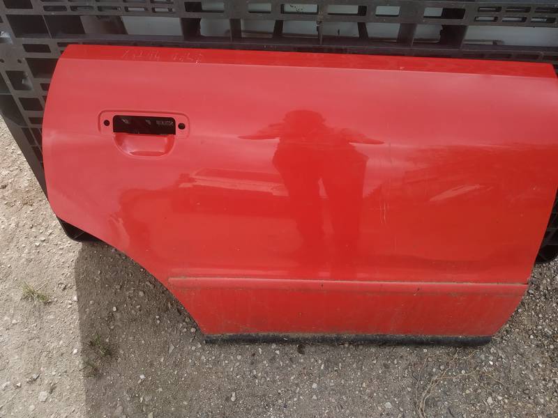 RAUDONOS Audi A4 1997 Doors - REAR RIGHT