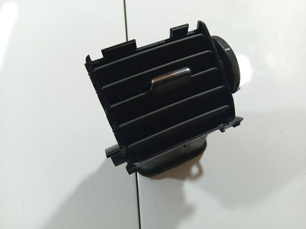 2556442050 Toyota Auris 2007 Salono oro groteles