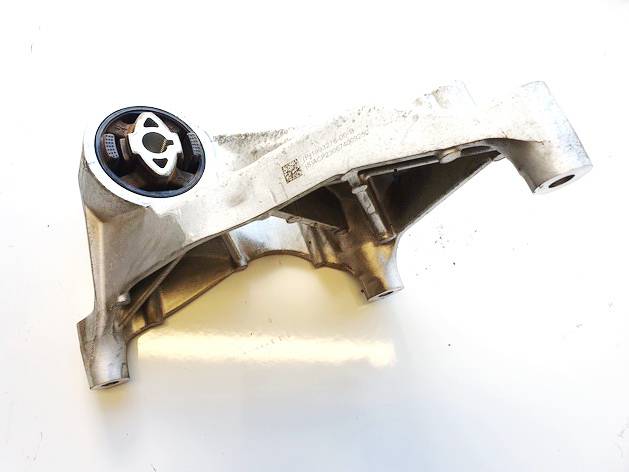 109327800B Tesla Model Y 2023 Variklio pagalves bei Greiciu dezes pagalves - Thumbnail 3