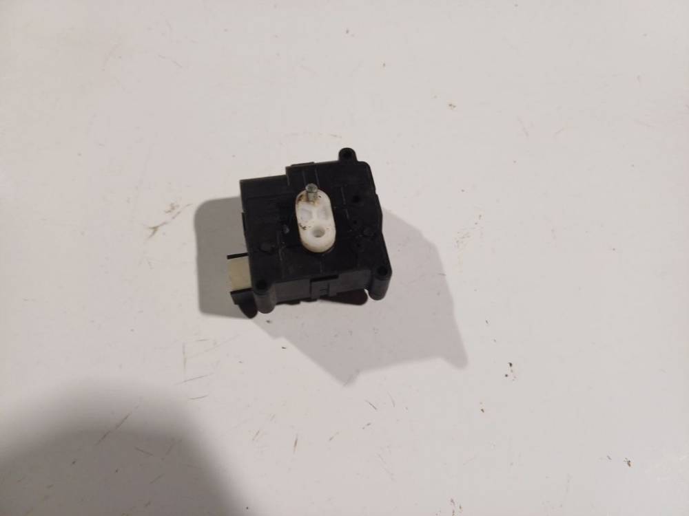 Jeep Cherokee 2015 Air Conditioner Motor Actuator Bracket