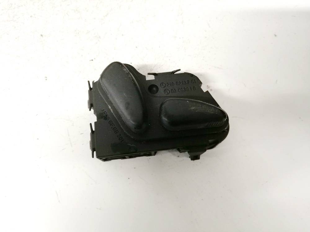 2108213751 Mercedes-Benz C-CLASS 2002 Sedynes kontroles mygtukas