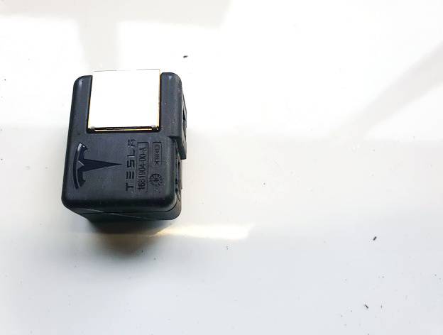 168190400A Tesla Model Y 2023 Other computers