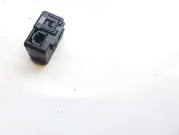 168190400A Tesla Model Y 2023 Other computers - Thumbnail 3