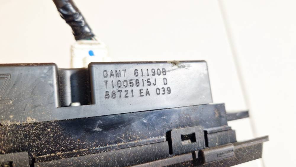 GAM761190B Mazda 6 2009 Climate Control Panel (heater control switches) - Thumbnail 3