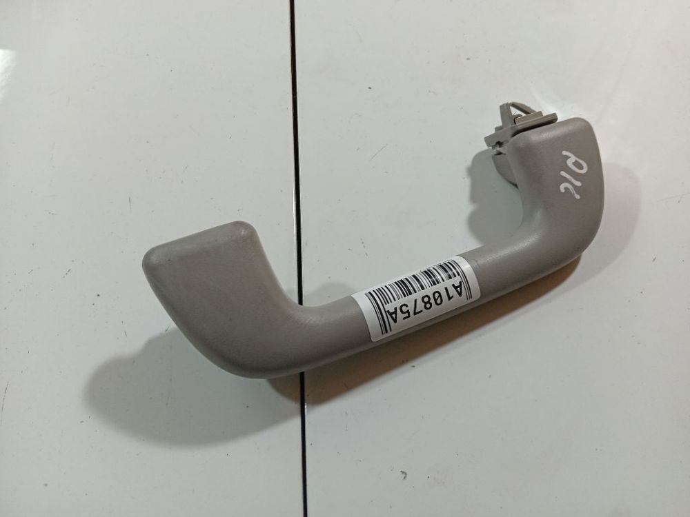 6746838010 Toyota Auris 2007 Vidine lubu rankenele P.K.