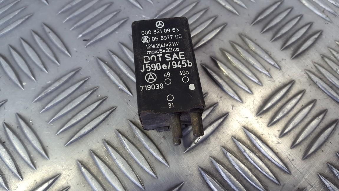 0008210963 Mercedes-Benz E-CLASS 1985 Relay module | EuroImpex