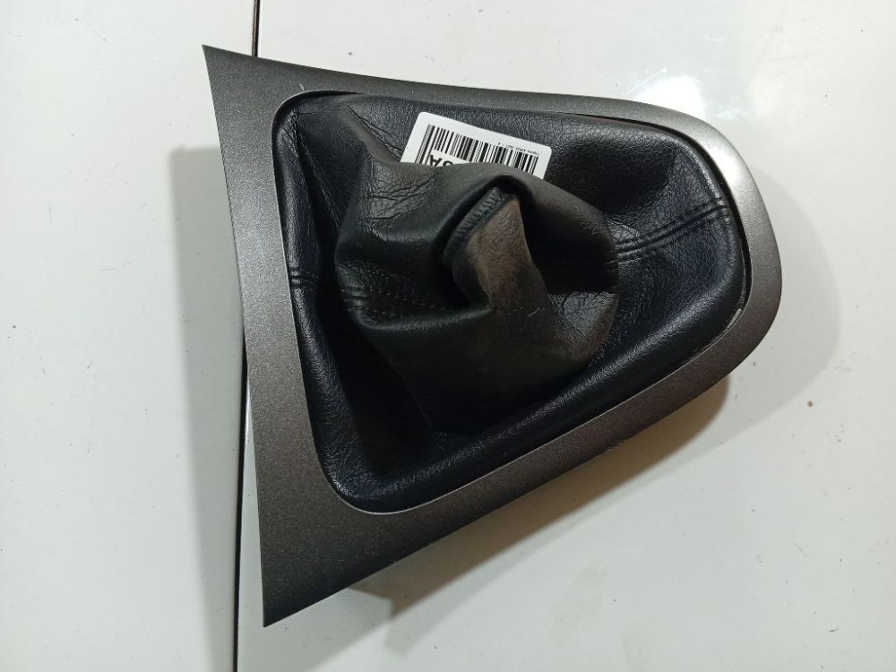 5884212140 Toyota Auris 2007 Pavaru svirties apdaila (apvalkalas)