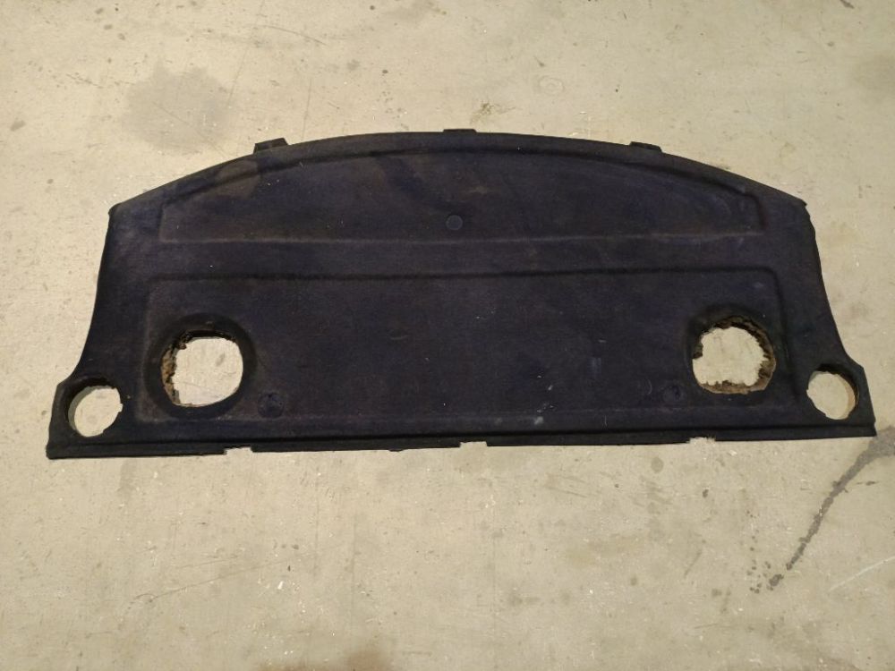 Audi 100 1993 Hattuhylly