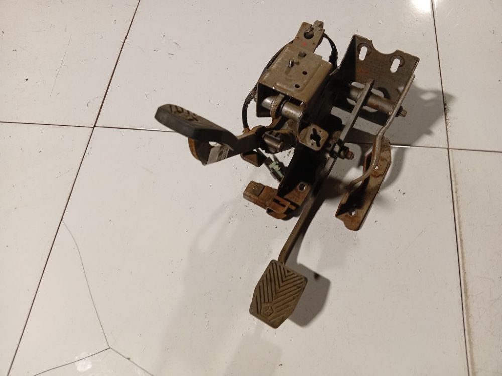 Chrysler Voyager 2004 Pedał hamulca