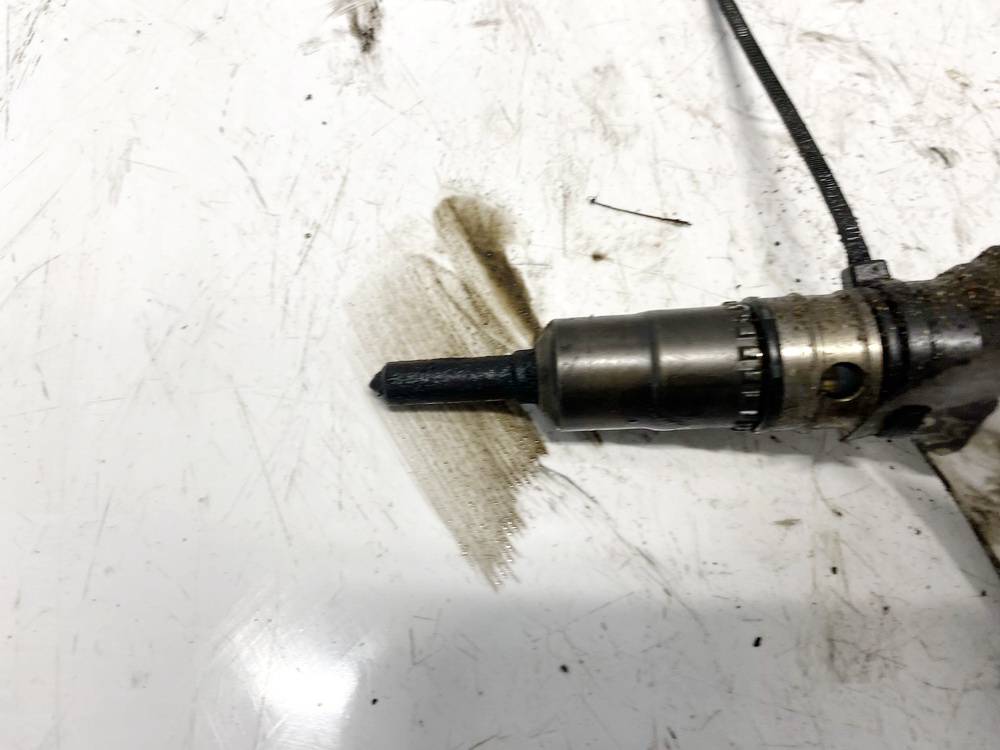 T026053517 Volkswagen Golf 2005 Degvielas iesmidzinātājs (inžektors) - Thumbnail 3