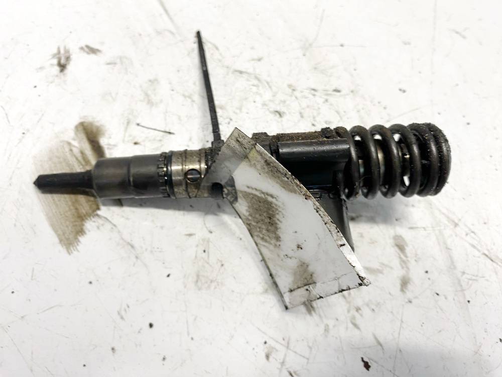 T026053517 Volkswagen Golf 2005 Polttoainesuutin