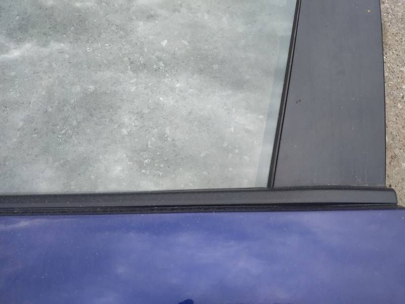 Mazda 5 2006 Garniture Avant Fenêtre Côté Gauche - Thumbnail 2