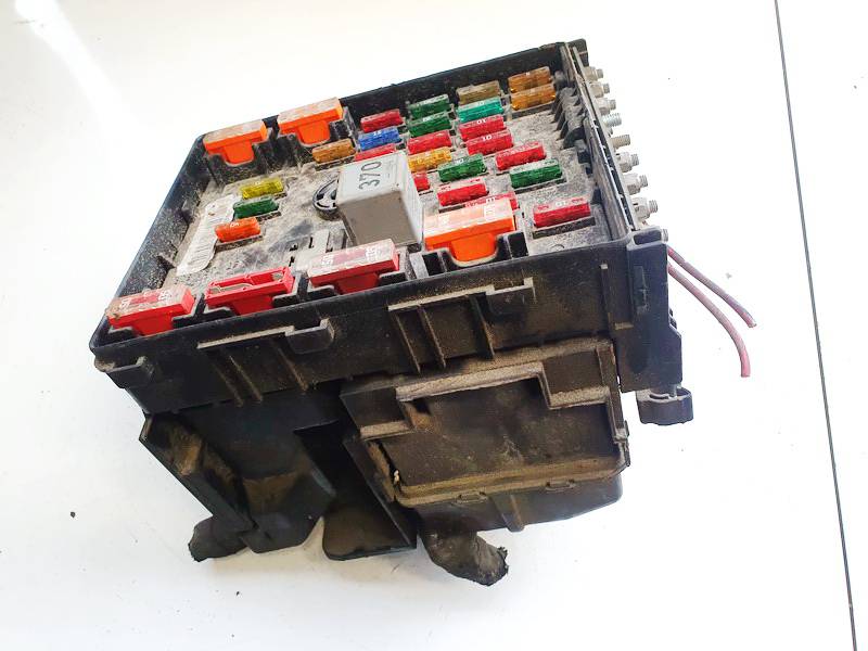3C0937125 Volkswagen Passat 2013 Fuse box