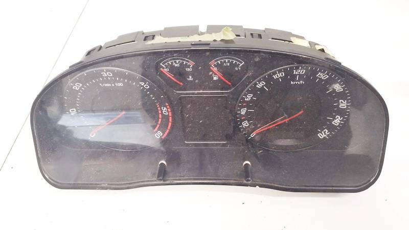 3U0920911A Skoda Superb 2005 Nopeusmittari – mittaristo