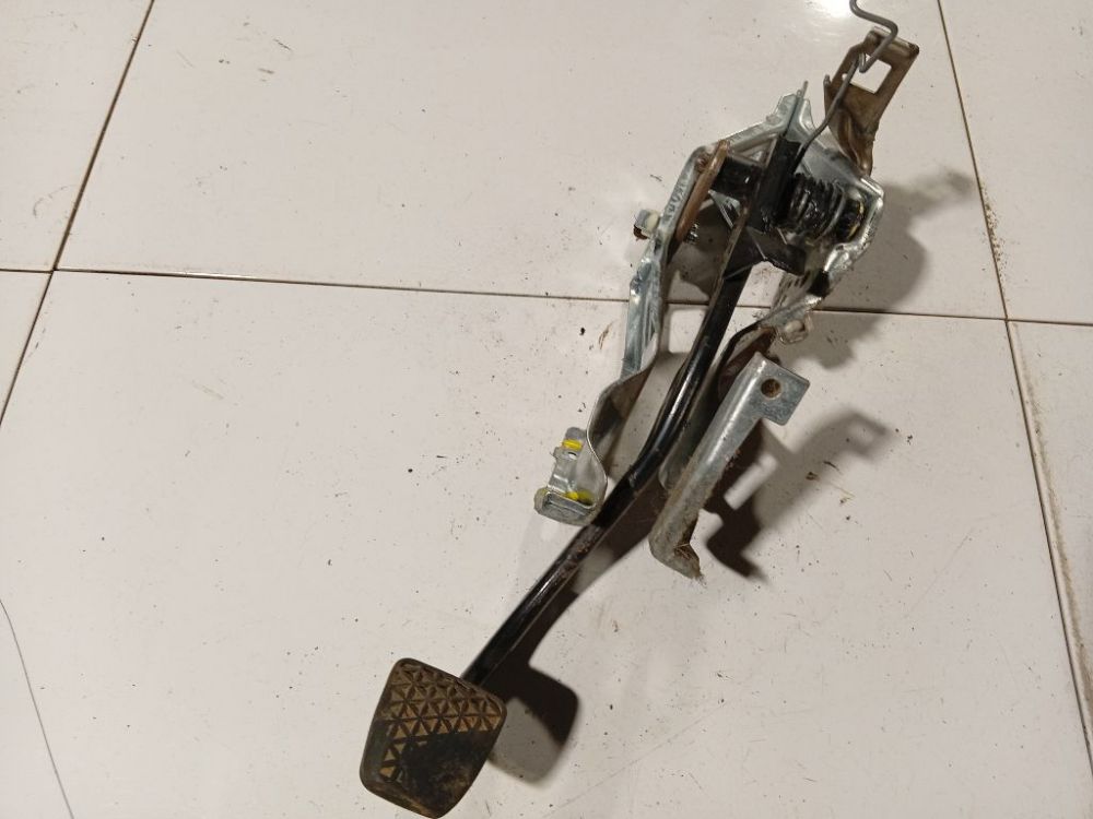 24463406 Opel Zafira 2006 Bremžu pedālis