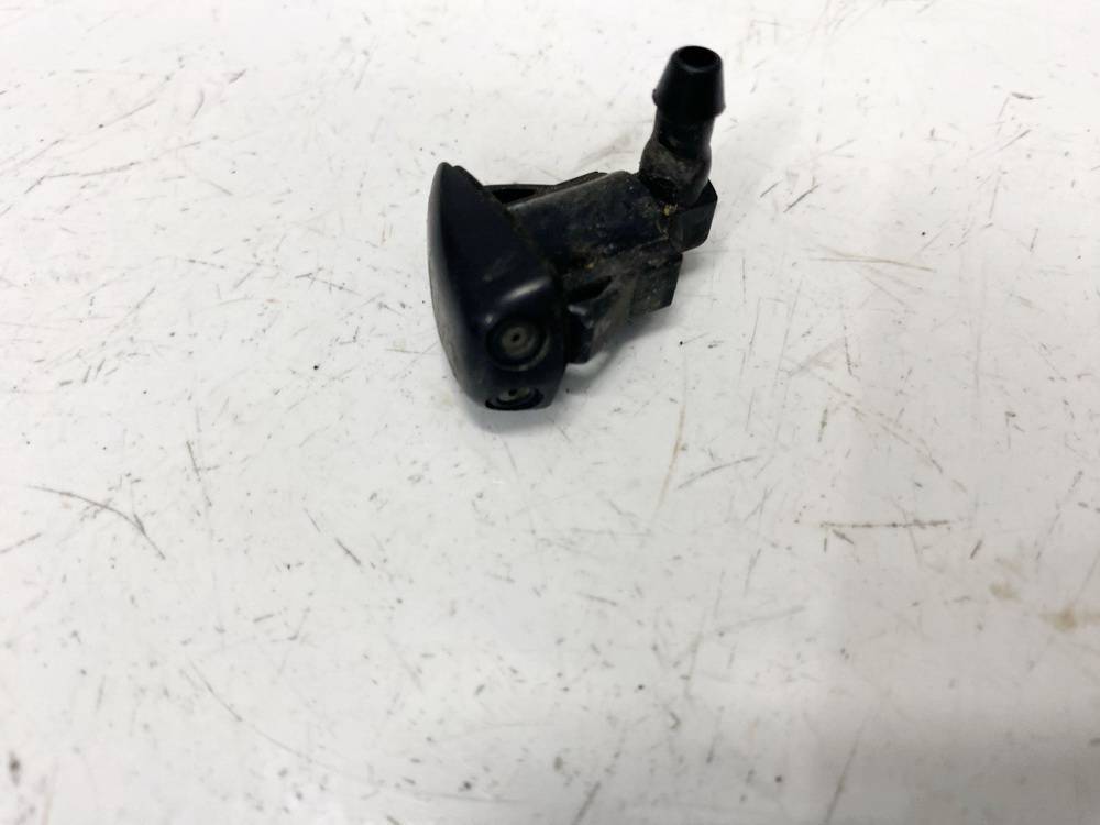 Toyota Yaris 2000 Форсунка омывателя лобового стекла