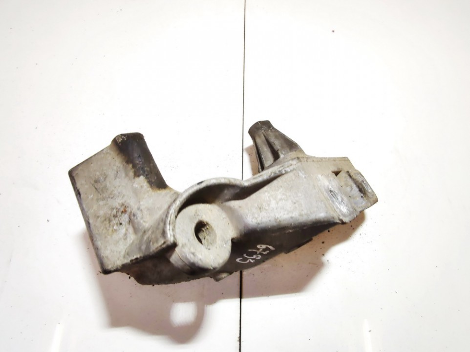 038199207J Volkswagen Golf 1999 Engine Mount Bracket and Gearbox Mount Bracket - Thumbnail 2