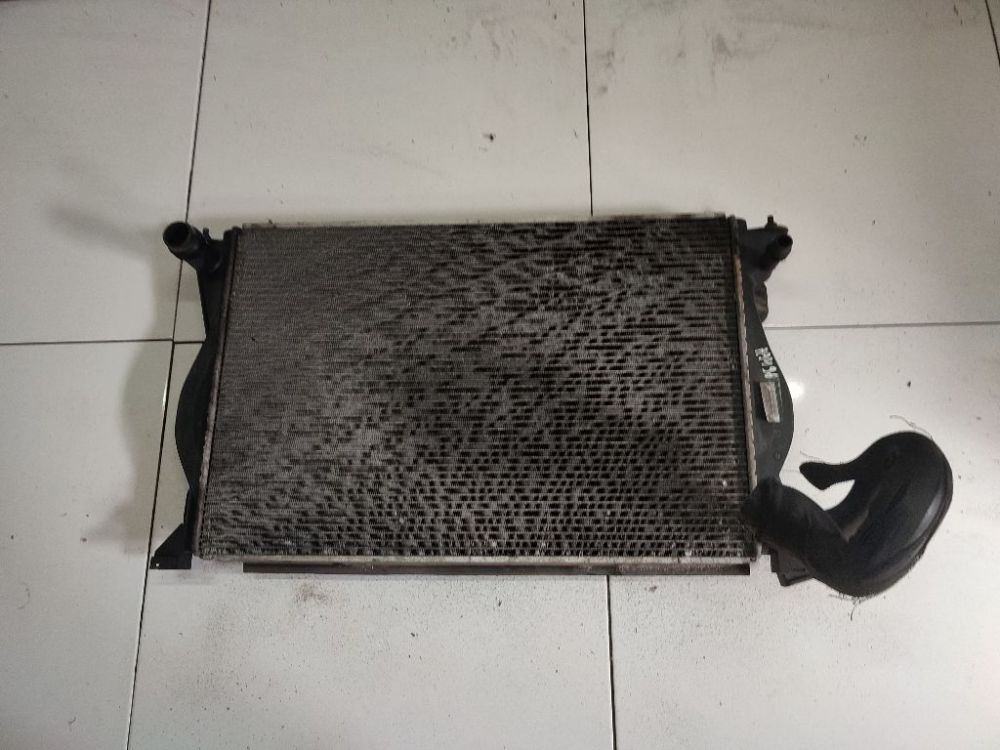 4F0121251L Audi A6 2005 Vesijäähdytin (jäähdytin)