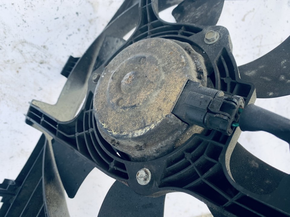 Nissan Almera Tino 2002 Difuzorius (radiatoriaus ventiliatorius) - Thumbnail 3